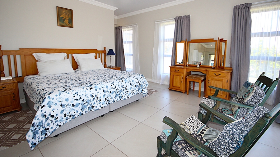 4 Bedroom Property for Sale in Monte Christo Western Cape